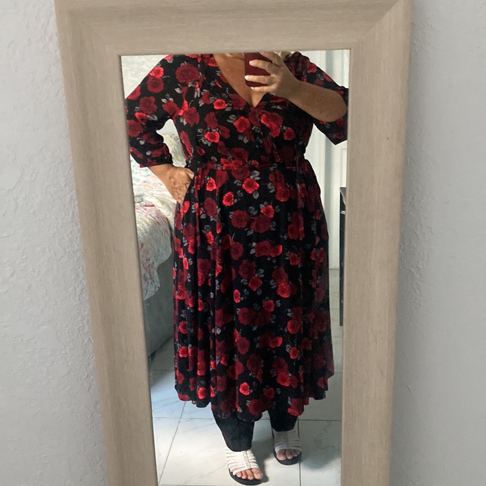 Torrid Red Floral dress size 1